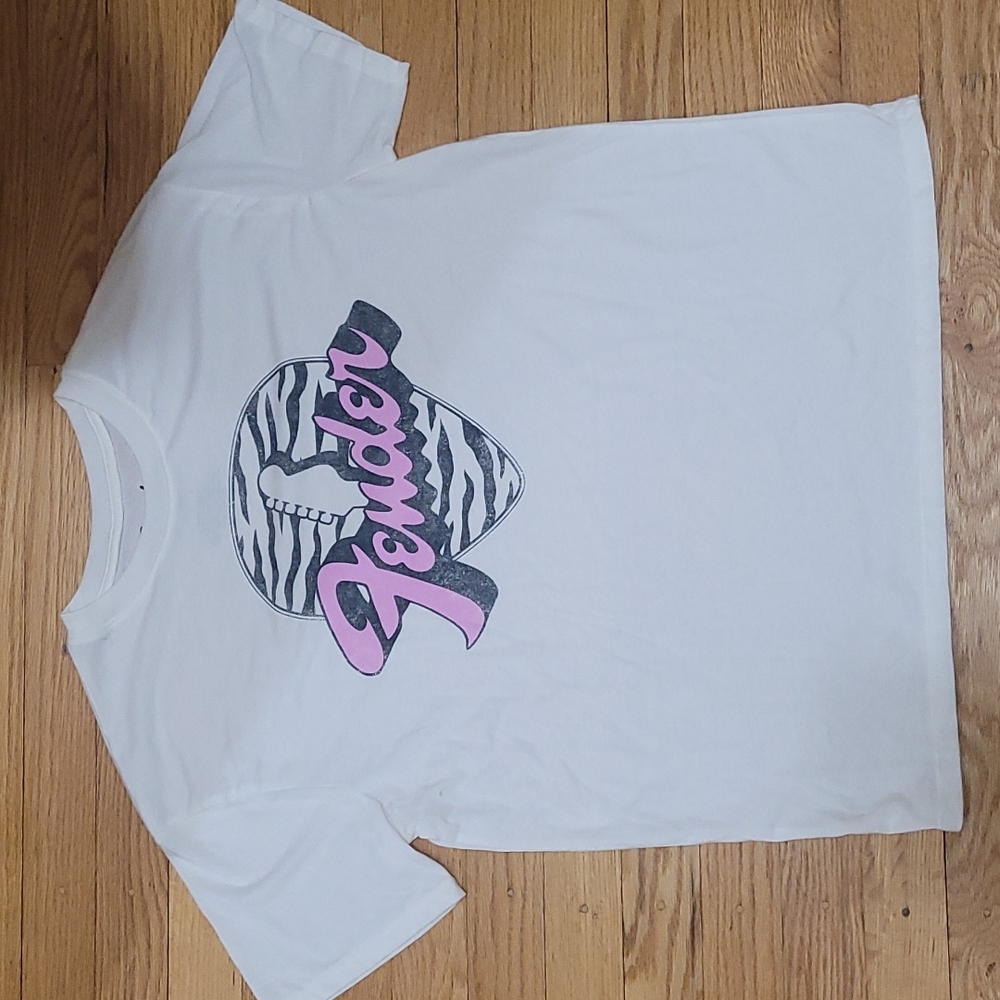 Womens size large fender t shirt